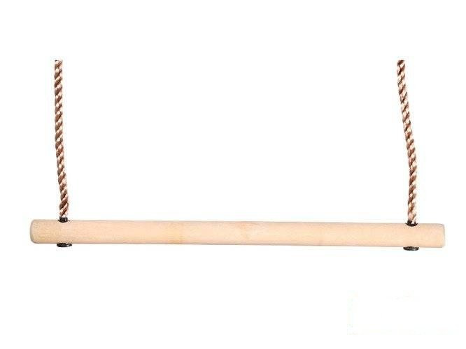 Trapèze en Bois à l'aire de jeux